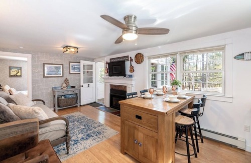 Alton Bay Maison | Charming 2-bedroom house with WiFi and W/D in Alton Bay-10 min to Gunstock