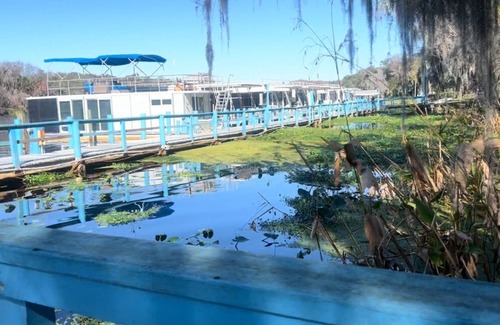 River Ridge Location De Bateaux | Charming 2 bedroom house boat on St John’s River in Deland “Kingfisher”