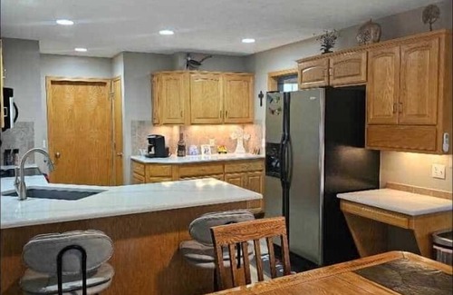 Omaha Maison | Charming 2-bedroom house in lovely Omaha with AC, WiFi.