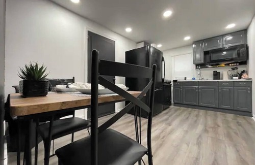 Rahway Maison | Charming 2-bedroom house in terrific Rahway near train to NYC