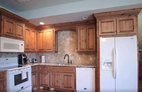Hoyt Cabine | Charming 2-bedroom lake cabin apartment with AC and WiFi on Eufaula lake