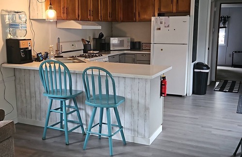 St. Johnsville Maison | Charming 2-bedroom mobile home with WiFi & Window AC in Fort Plain