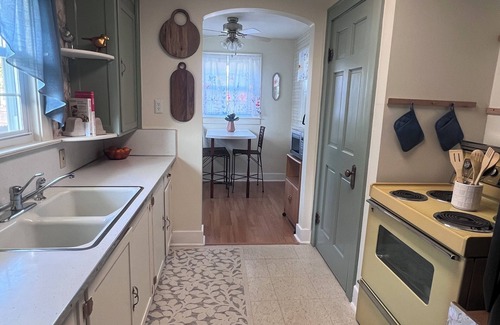 Kokomo Maison | Charming 2 bedroom one bath home close to Highland Park!
