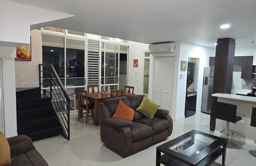New Kingston Appartement | Charming 2-bedroom Penthouse apartment @The Bromptons New Kingston w/pool & gym