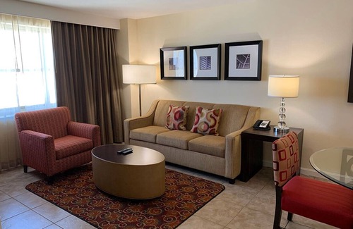 Enterprise Station Balnéaire | Charming 2-bedroom resort adjacent to South Point Casino. NFR guests welcome!