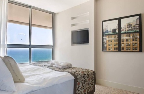 Acre Appartement | Charming 2 bedroom Suite with Sea View