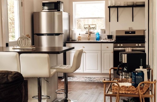 Pulaski Maison | Charming 2-bedroom tiny house in Pulaski