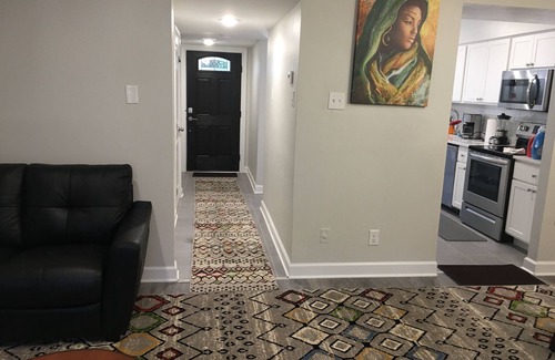 Goddard Maison | Charming 2-bedroom townhome in marvelous Greenbelt with WiFi, AC