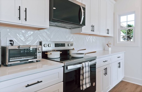 Auburn - Opelika Maison | Charming 2-bedroom townhome with WiFi and AC in Auburn