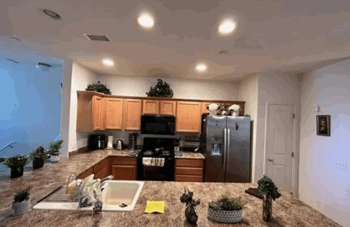 Aurora Maison | Charming 2-bedroom townhome with AC, WiFi