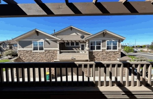 Aurora Maison | Charming 2-bedroom townhome with AC, WiFi