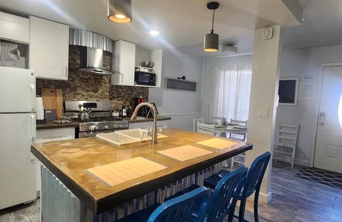 Brentwood Copropriété | Charming 2-bedroom Townhome Near UT Campus/Rosedale