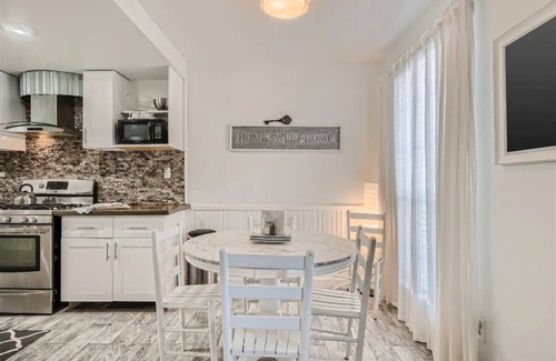 Brentwood Copropriété | Charming 2-bedroom Townhome Near UT Campus/Rosedale