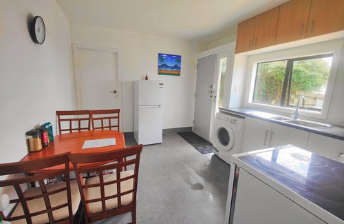 Johnsonville Maison | Charming 2-bedroom unit in lovely Wellington with AC, WiFi sale on now