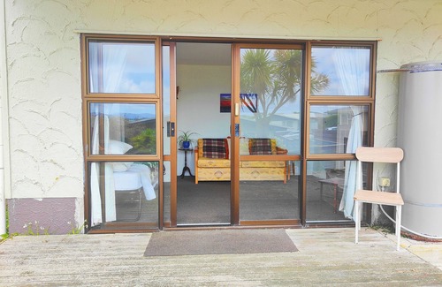Johnsonville Maison | Charming 2-bedroom unit in lovely Wellington with AC, WiFi sale on now