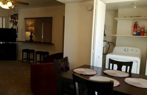 Eleven Mile Corner Copropriété | Charme 2 Chambre / 2 Bath Condo Par Golf Course