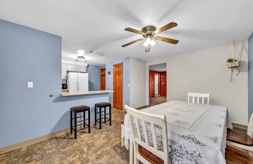 Cheektowaga Appartement | Charming 2-bedroom apartment near airport in peaceful Cheektowaga