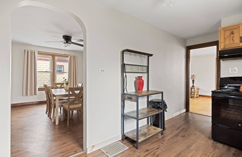 Lairdsville Maison | Charming 2-bedroom house in peaceful Hughesville with WiFi, AC