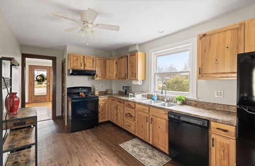 Lairdsville Maison | Charming 2-bedroom house in peaceful Hughesville with WiFi, AC
