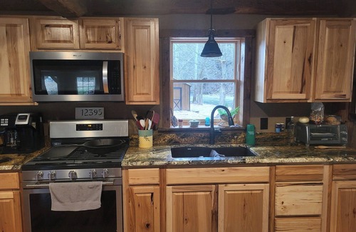 Lairdsville Cabine | Charming 2-bedroom cabin on Muncy Creek, near Muncy Valley with AC