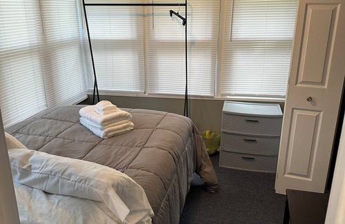 Keego Harbor Appartement | Charming 2-bedroom apartment with AC, WiFi in Pleasant Keego Harbor