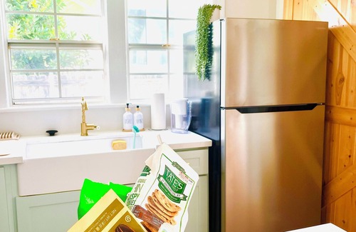 Larchmont Maison | Charming 2-bedroom Hollywood Cottage - Larchmont Village/Hollywood