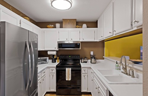 Uptown Design District Copropriété | Charming 2-bedroom condo in serene Uptown North Palm Springs!