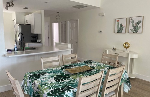 Port Orange Maison | Charming 2-bedroom townhome with WiFi, AC in peaceful Port Orange.