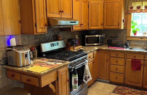 Rock Stream Maison | Charming 2-bedroom vacation home 17 minutes from Watkins Glen International