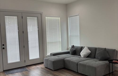 Eastside Promise Neighborhood Maison | Charming 2-bedroom townhome in San Antonio with AC