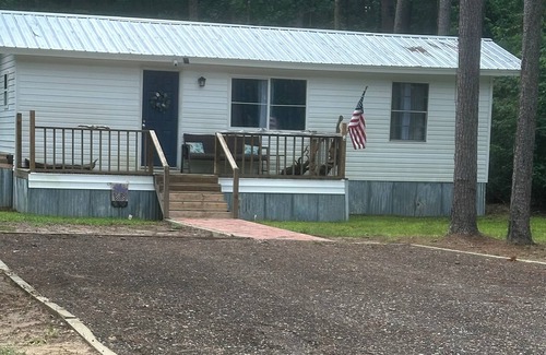 Sandersville Cottage | Charming 2-bedroom tiny country house conviently located near BOK HOMA CASINO!!