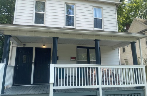 Springfield Maison | Charming 2-bedroom house in fabulous Springfield with AC, WiFi
