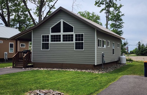 Blossvale Maison | Charming 2-bedroom house in Sylvan Beach
