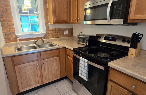 Tallahassee Maison | Charming 2-bedroom house in marvelous Tallahassee with AC, WiFi