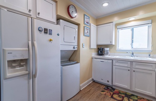Tybee Island Copropriété | Charming 2-bedroom condo in lovely Tybee Island with Beach Access and Pool