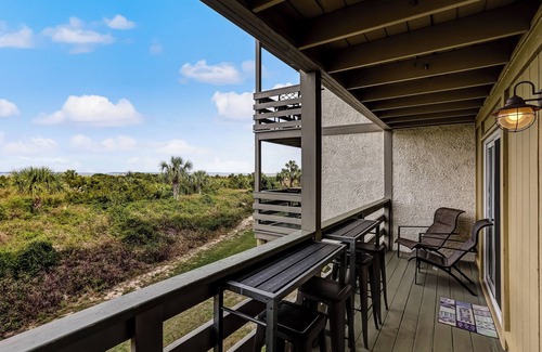 Tybee Island Copropriété | Charming 2-bedroom condo in lovely Tybee Island with Beach Access and Pool