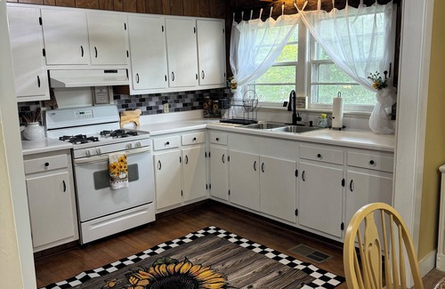 Water Valley Maison | Charming 2-bedroom house with WiFi, HVAC in awesome Water Valley
