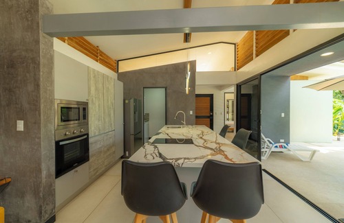 Manzanillo Villa | Charming 2-bedroom villa with AC, pool near Santa Teresa Beach