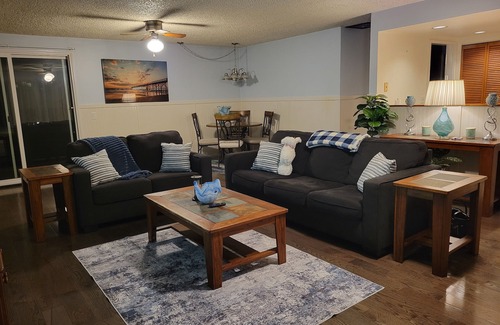 Bremerton Maison | Charming 2-bedroom water view house, WiFi in nice Bremerton