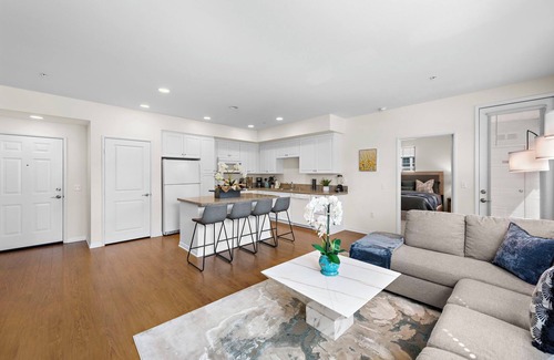 Irvine Lit Et Petit-Déjeuner | Charming 2-bedroom with fitness room located within walking distance to spectrum
