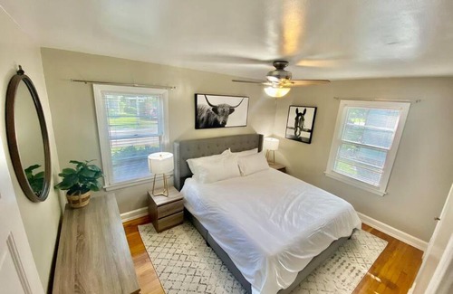 Lexington Maison | Charming 2 BR 1 BA with outdoor patio and grill close to downtown