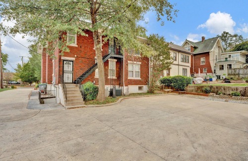 Central Gardens Appartement | Charming 2-BR apt 4 min to hospital, free WiFi, in Memphis Midtown, free parking