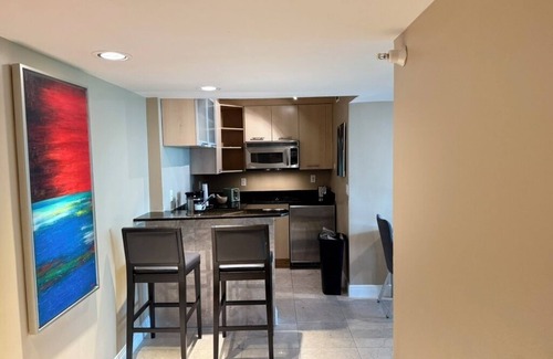 East Fort Lauderdale Copropriété | Charming 2-BR condo with, fitness room in Ft. Lauderdale and 2 blocks from beach
