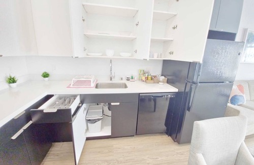 Little Tokyo Maison | Charming 2-BR Penthouse in marvelous Los Angeles with WiFi, AC, fitness room