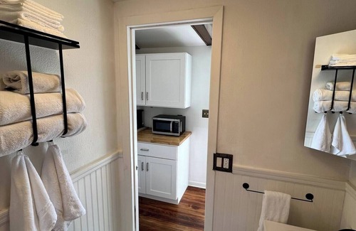 Island Heights Cottage | Charming 2-BRM Cottage in Tranquil Island Heights - Steps from the River