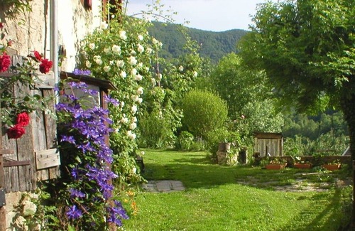 Oust Maison | Maison de charme et de caractere 2* dans hameau tranquille de montagne .