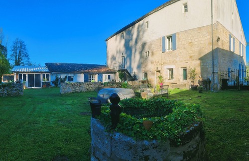 Mazeres Appartement | Charming 2-person studio. Access to swimming pool, pets allowed under certain conditions.