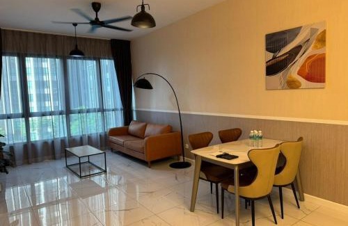 Kampung Pantai Dalam Appartement | Charming 2-Room with Amenities