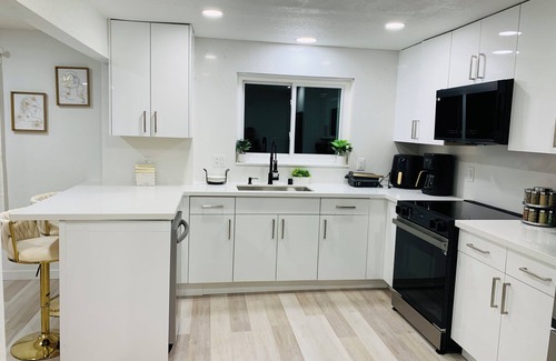 Central District Maison | Charming 2Bd& 2 B, with 3 Queens beds in brilliant Seattle