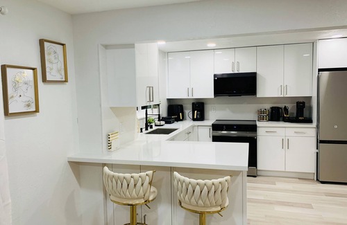 Central District Maison | Charming 2Bd& 2 B, with 3 Queens beds in brilliant Seattle